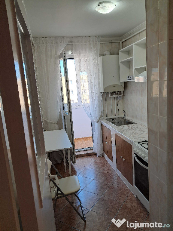Apartament de 3 camere zona GRIVITEI,