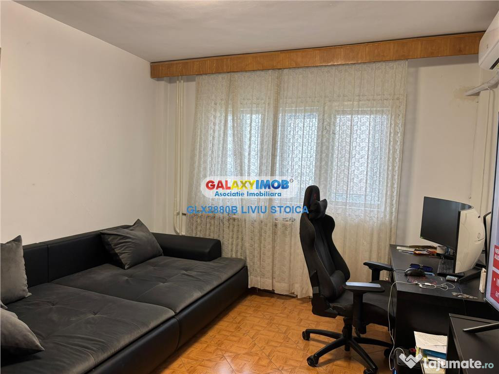 3 Camere decomandat Calea Mosilor bloc vodafone an 1986