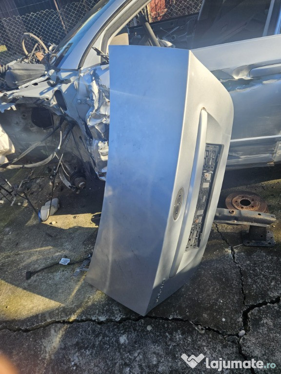 Capota porbagaj ford focus 2 berlina in stare buna cu livrare in tara
