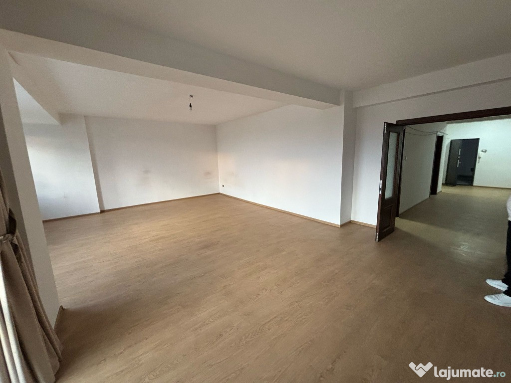 Apartament 3 cam dec, spatios, deschidere la Bd. Voluntari.