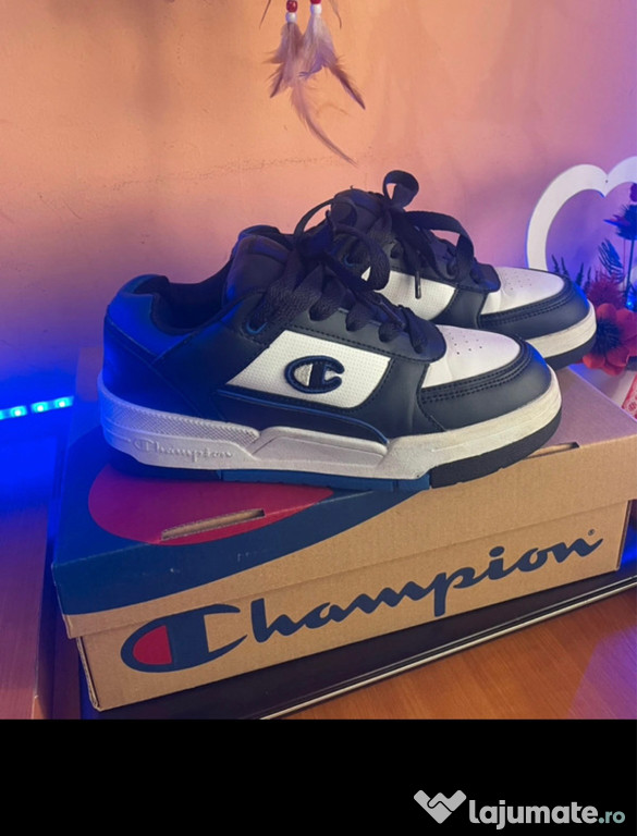 Adidasi Champion