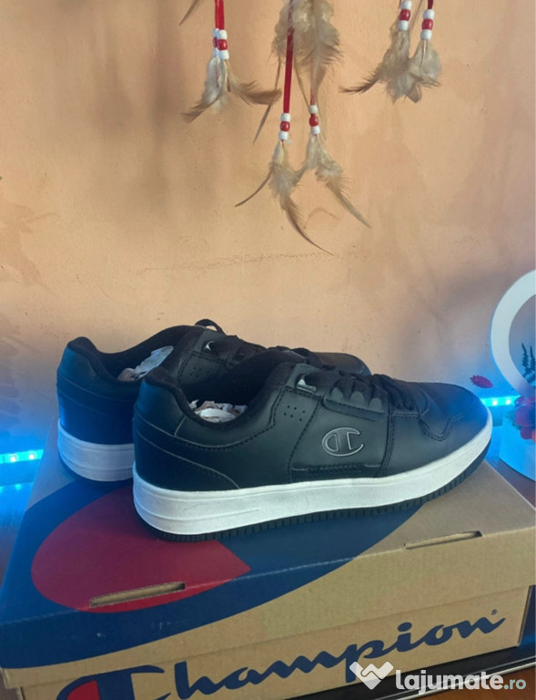 Adidasi Champion