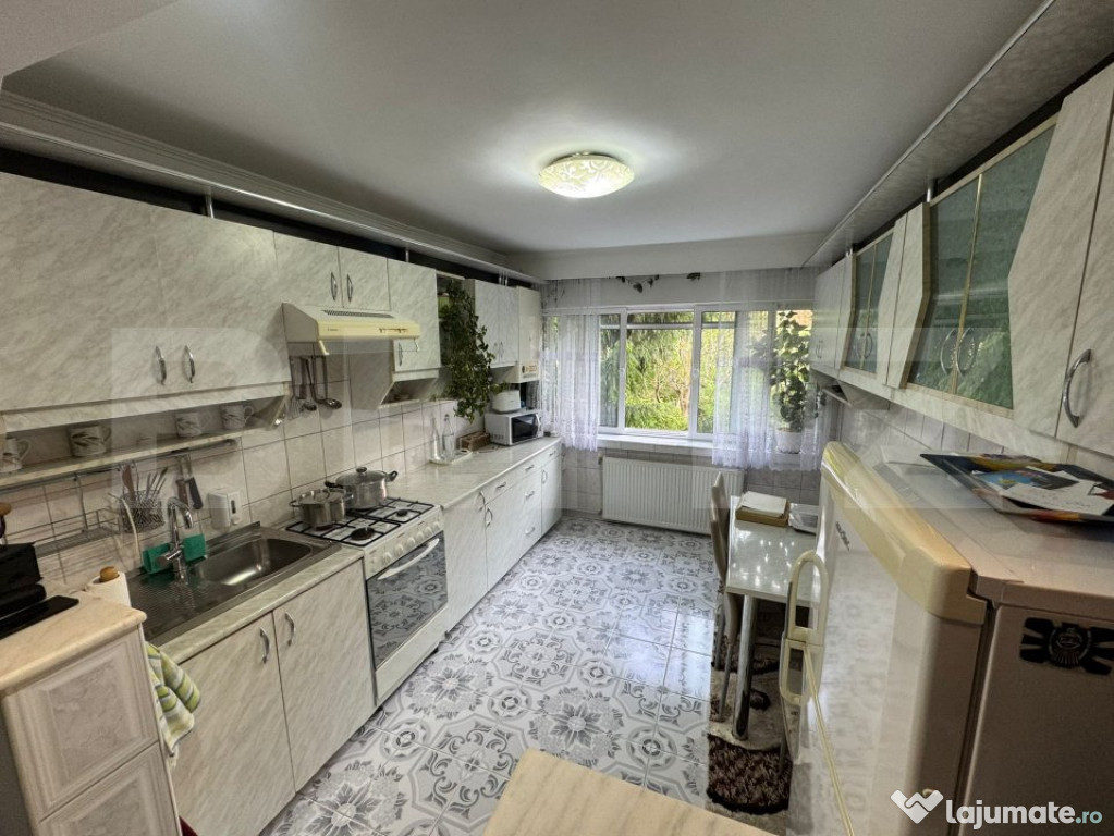 Apartament 2 camere, decomandat, etaj 2, loc de parcare, Zon