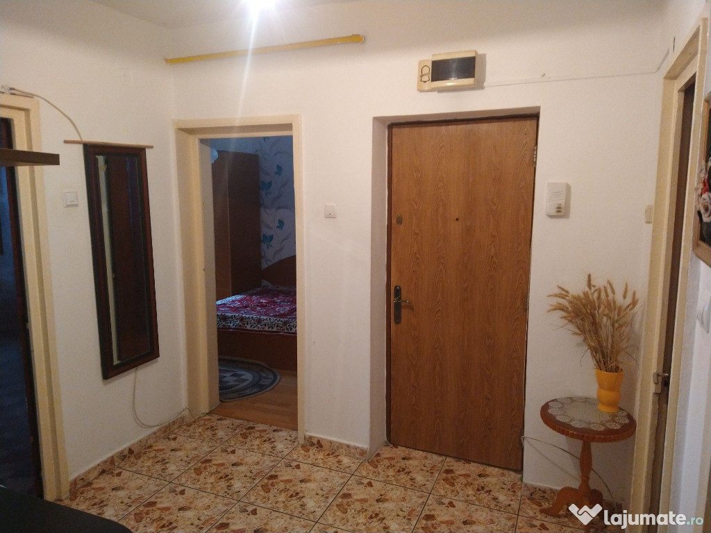 Apartament 3 camere zona RACADAU