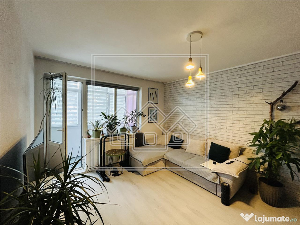 Ap renovat, 2 camere si balcon, etaj 4/5, Terezian