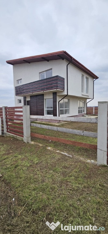 Vila individuala - 4 camere - 2 bai - 300 mp teren - beci