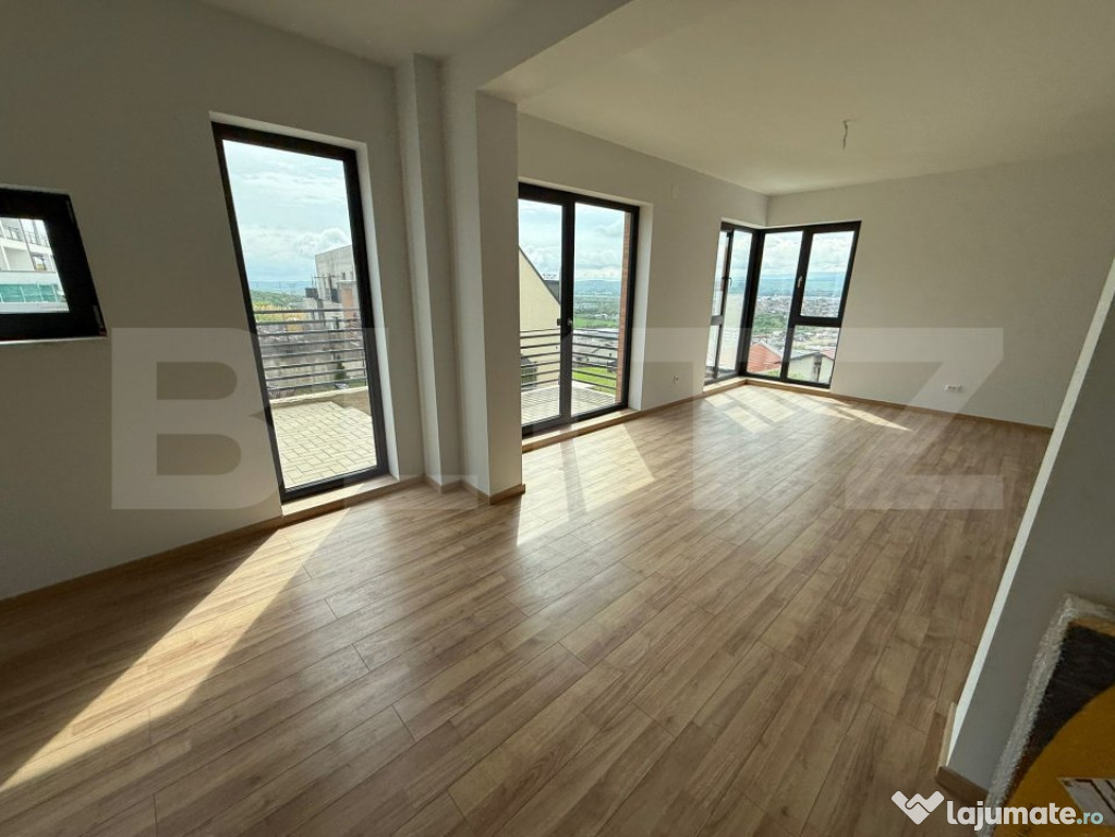 Ideal pentru birou, duplex, 5 camere, 5 bai, Voronet !
