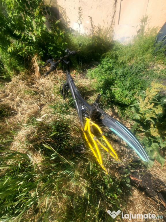 Componentă importantă bicicletă 4 suspensii