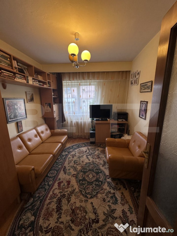 Apartament de 3 camere, etaj 2, garaj inclus – zona UM, De