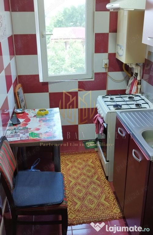 Aleea Stogu vand apartament 4 camere cf 2 pret62500 eur
