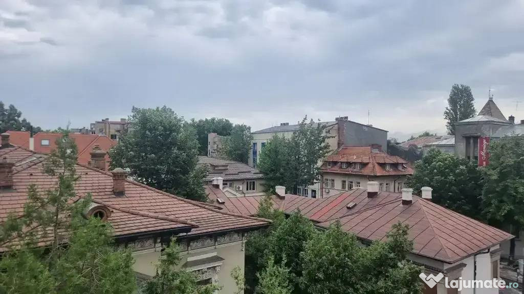 Resedinta cu 5 camere in centrul Bucurestiului