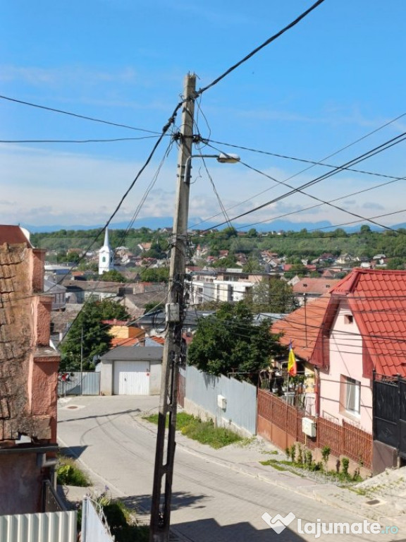 Casa cu 3 camere, 85 mp, 151 mp teren, zona centrala Turda