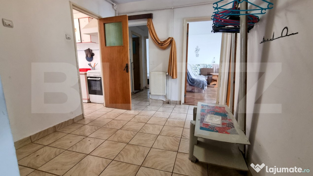 Apartament cu 4 camere decomandate + 2 balcoane in Zona Grad