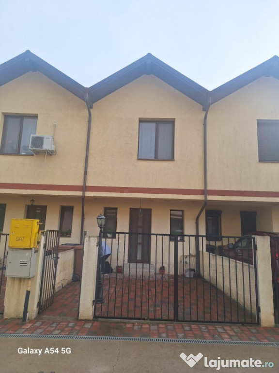 460 Euro! Casa 3 cam decomandate