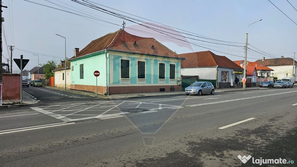 Casă / Vilă cu 3 camere de vânzare în zona Est