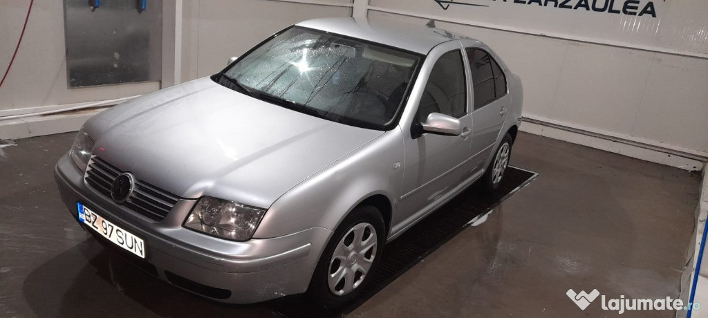 Volkswagen Bora 1,6 benzina