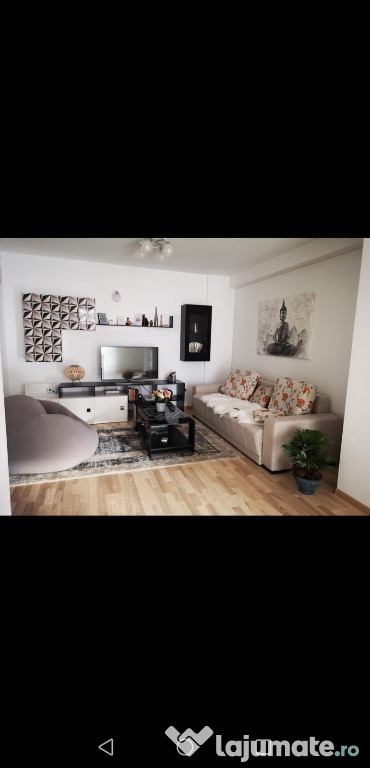 Închiriez apartament 2 camere Carpaților +parcare