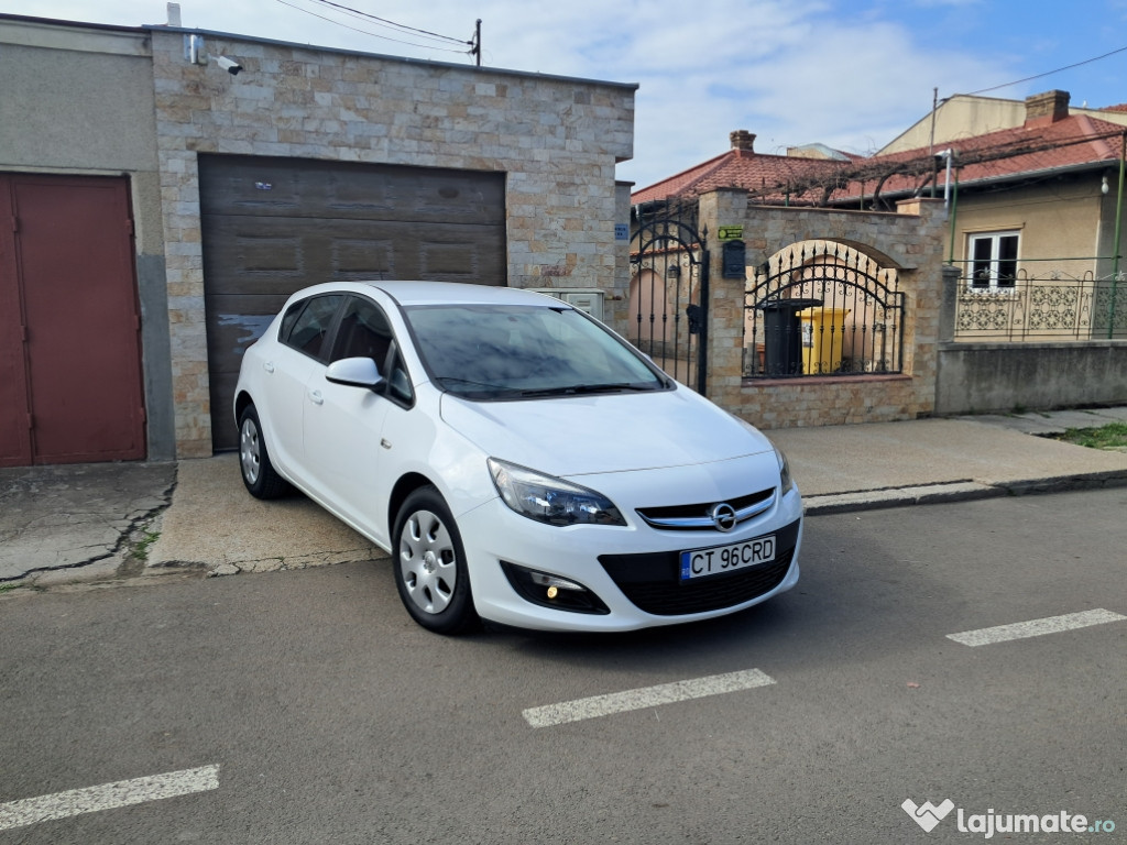 Opel astra j * 2016 * * 95 .000 KM * Stare Nouă * 100 cp*