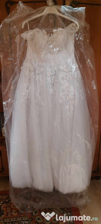 Rochie de mireasa aproape nouă (doar probată)