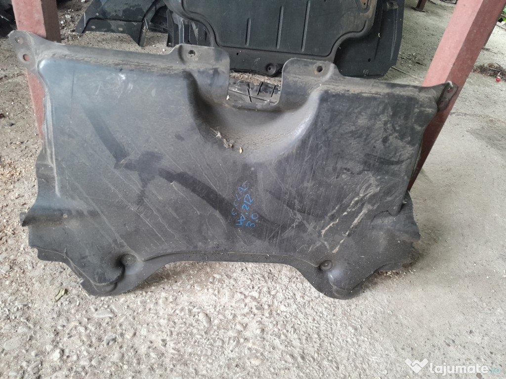 Scut motor plastic Mercedes E 220 2012