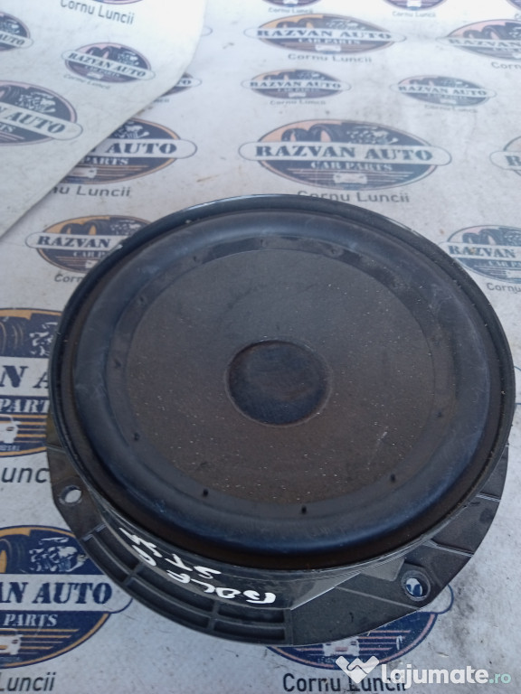 Boxa stanga spate Volkswagen Golf 6