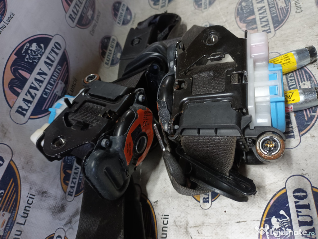 Set centuri fata cu pretensioner si capsa Nissan Juke 2011