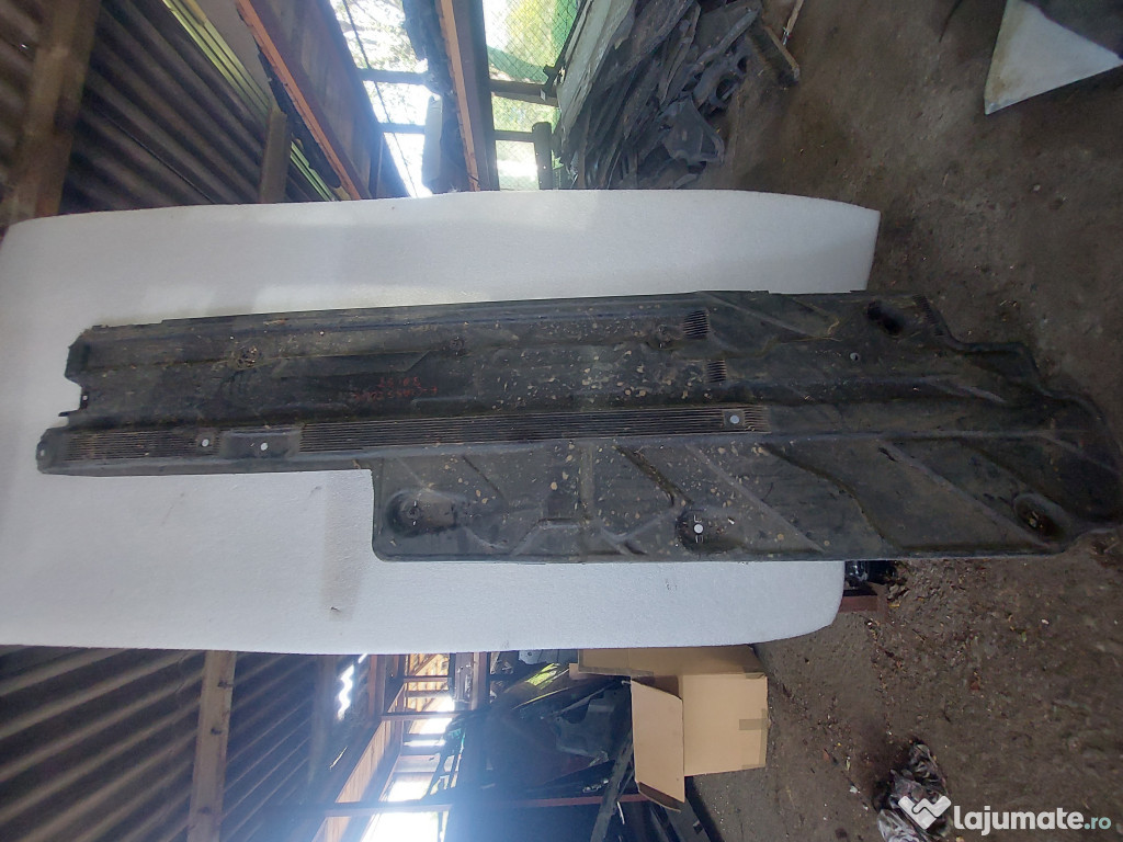 Scut lateral stanga Mercedes E 350 2012