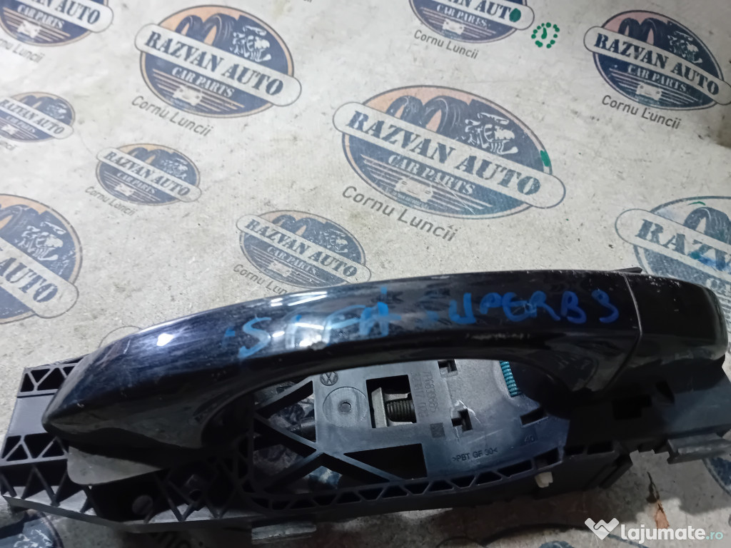 Maner exterior stanga fata Skoda Superb 3 2017