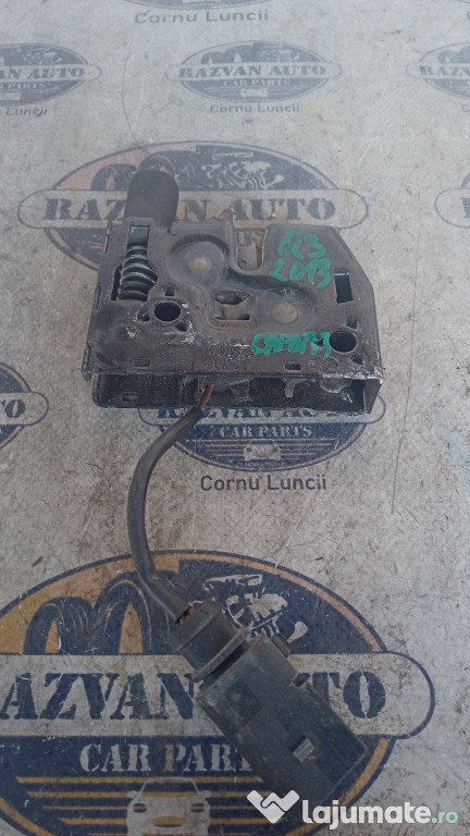 Broasca capota Audi Q3 2013