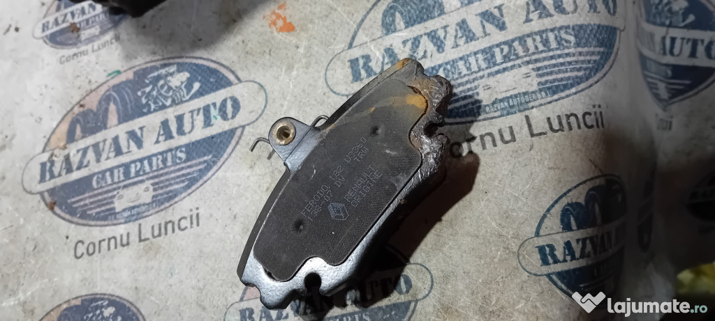 Placute fata Volkswagen Golf 5 2005