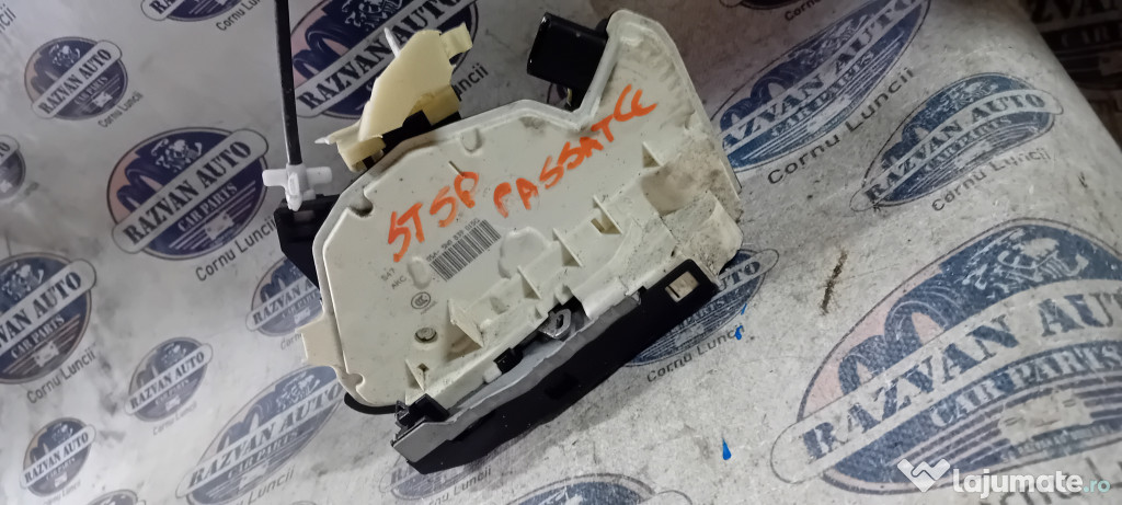 Broasca stanga spate Volkswagen Passat CC 2013