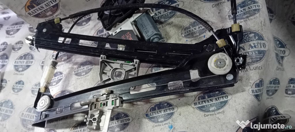Motoras macara dreapta fata Volkswagen Passat CC 2010