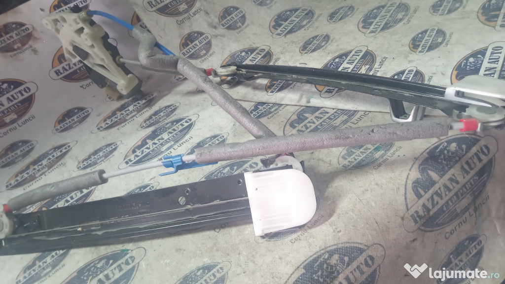 Macara geam dreapta spate Ford B-MAX 2012