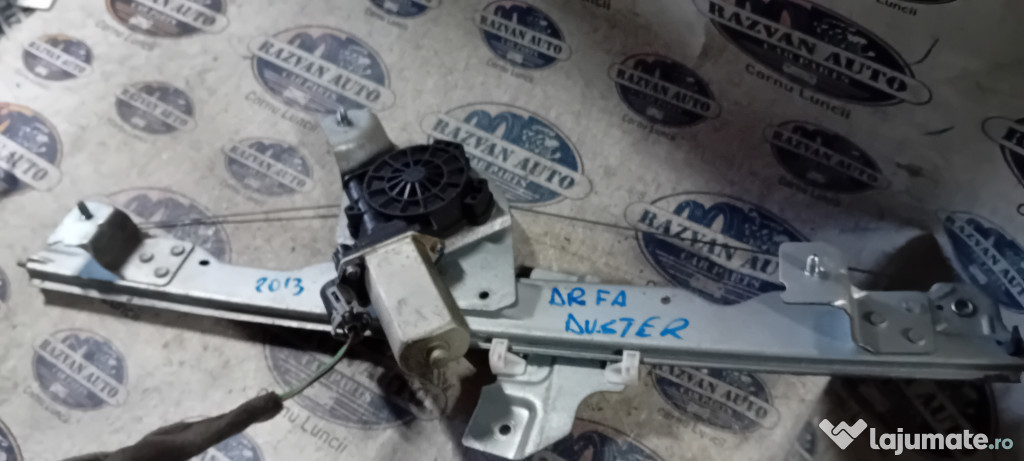 Macara geam dreapta fata Dacia Duster 2013