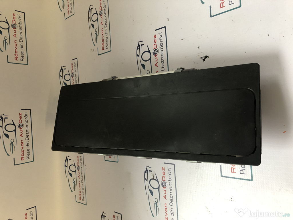 Airbag genunchi Volkswagen Passat B8 2015