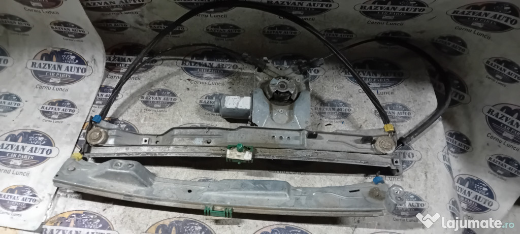 Macara geam dreapta fata Renault Clio 3 2010