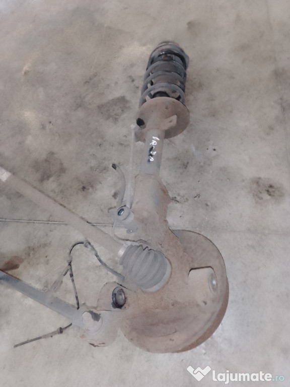 Fuzeta dreapta spate Dacia Duster 1.5 Motorina 2013