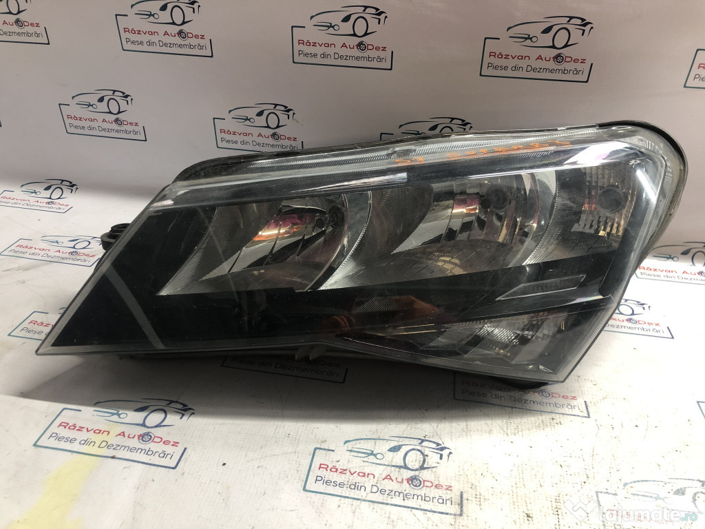 Far Stanga Halogen Skoda Superb 3 2016