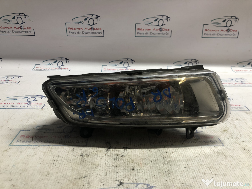 Proiector dreapta Volkswagen Polo 2012