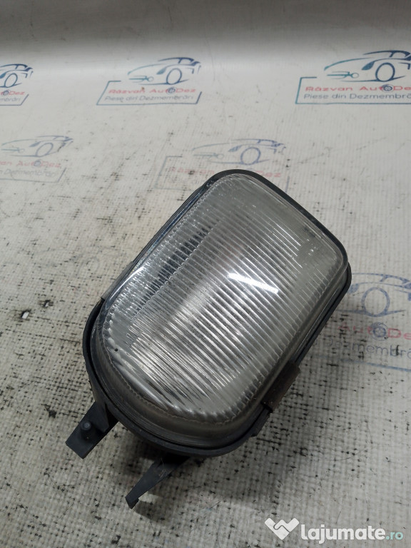 Proiector dreapta Mercedes C 220 2003