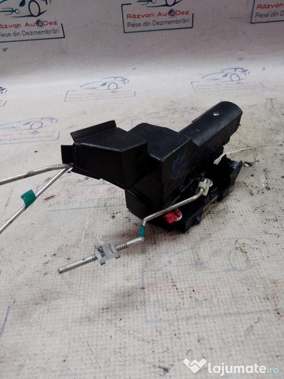 Broasca dreapta fata Dacia Duster 2013