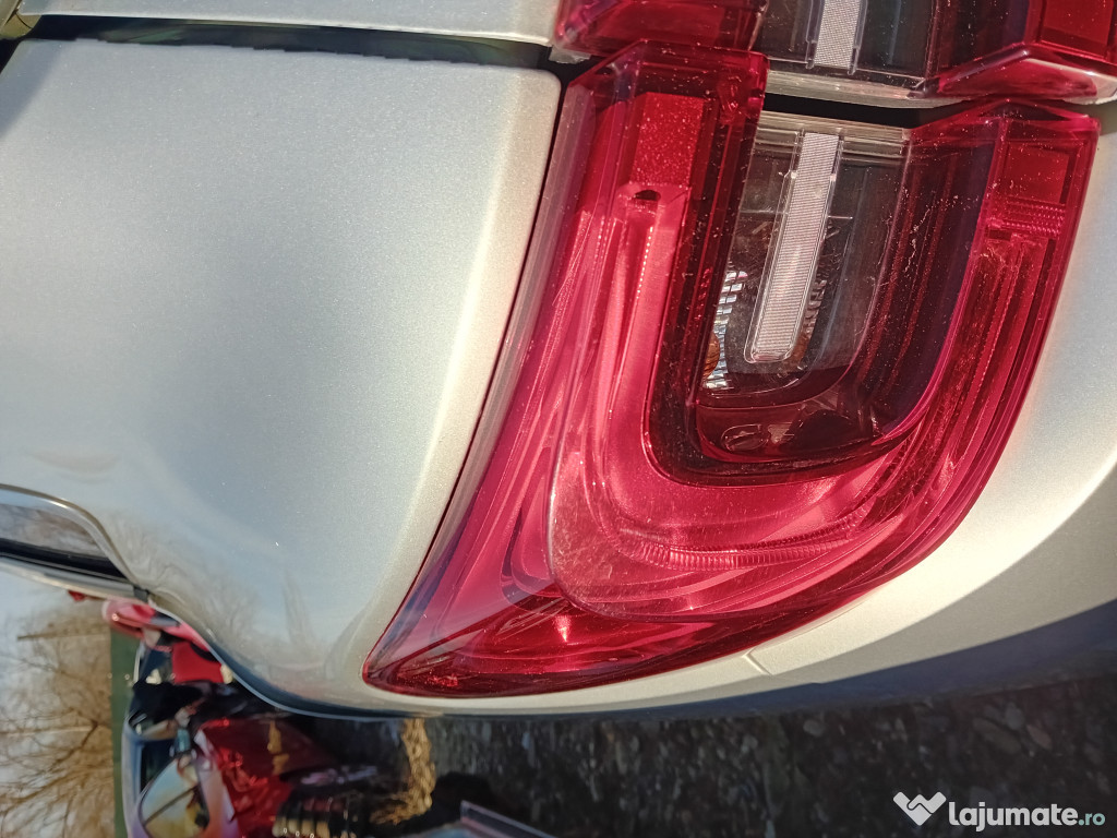 Stop stanga aripa Renault Kadjar - Motorina 2016