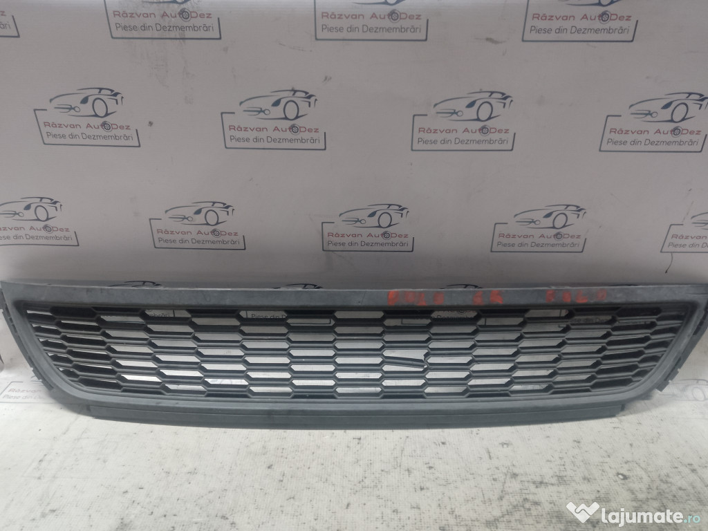 Grila bara fata Volkswagen Polo 2010