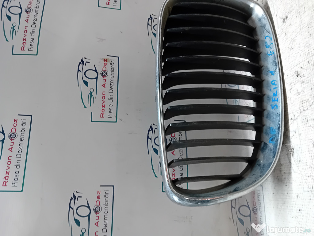 Grila centrala dreapta BMW Seria 1 E82 2010