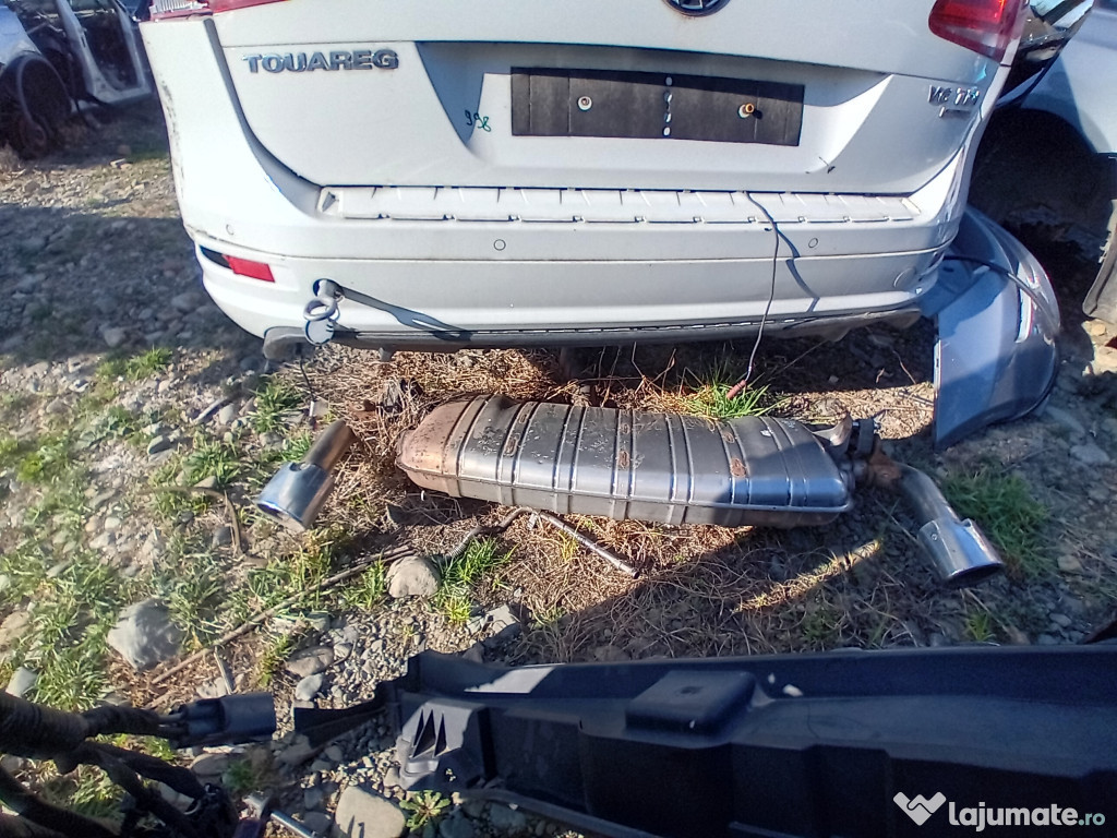 Bara spate Volkswagen Touareg 2012