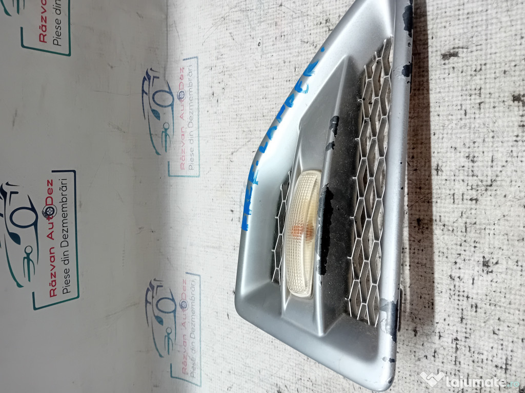 Grila proiector stanga Land Rover Freelander 2 2007