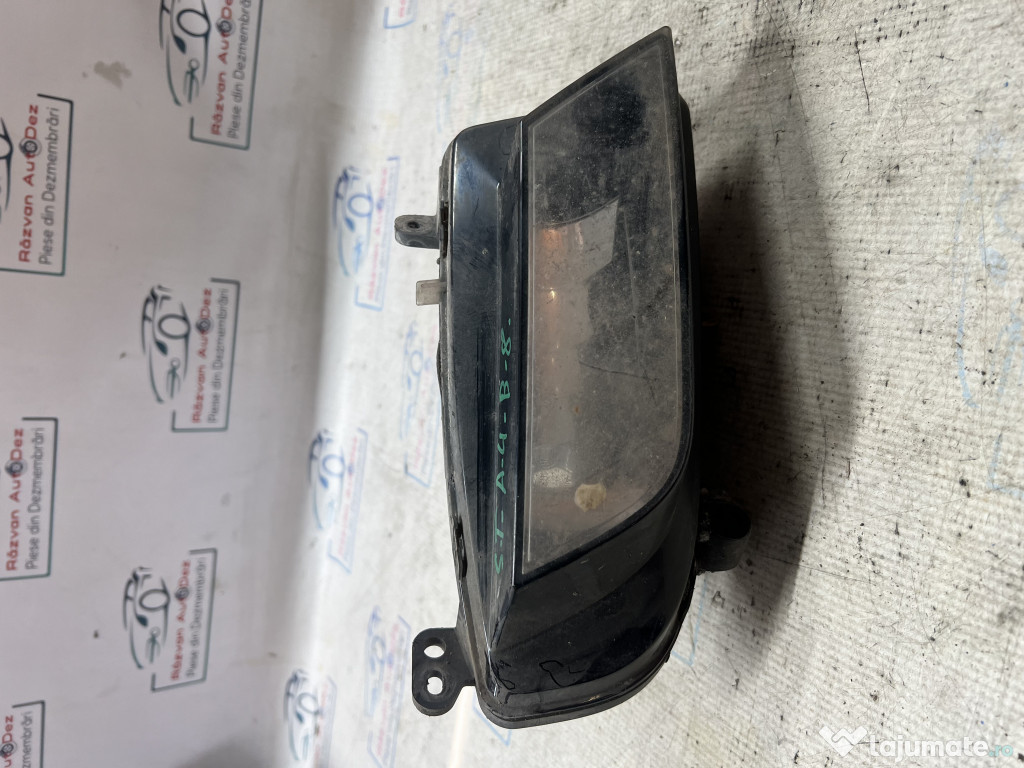 Proiector stanga Audi A4 B8 2014