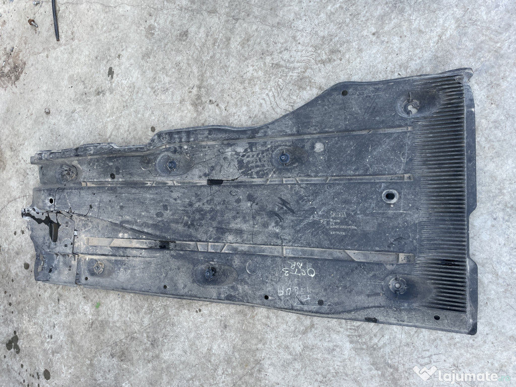 Scut lateral dreapta Skoda Octavia 3 1.6 2014