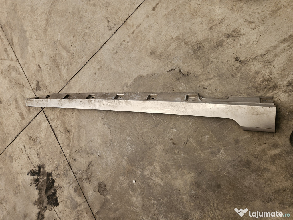 Prag dreapta plastic Volkswagen Passat B8 Berlina 2015