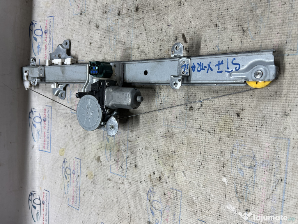 Macara geam stanga fata Nissan X-Trail 2015